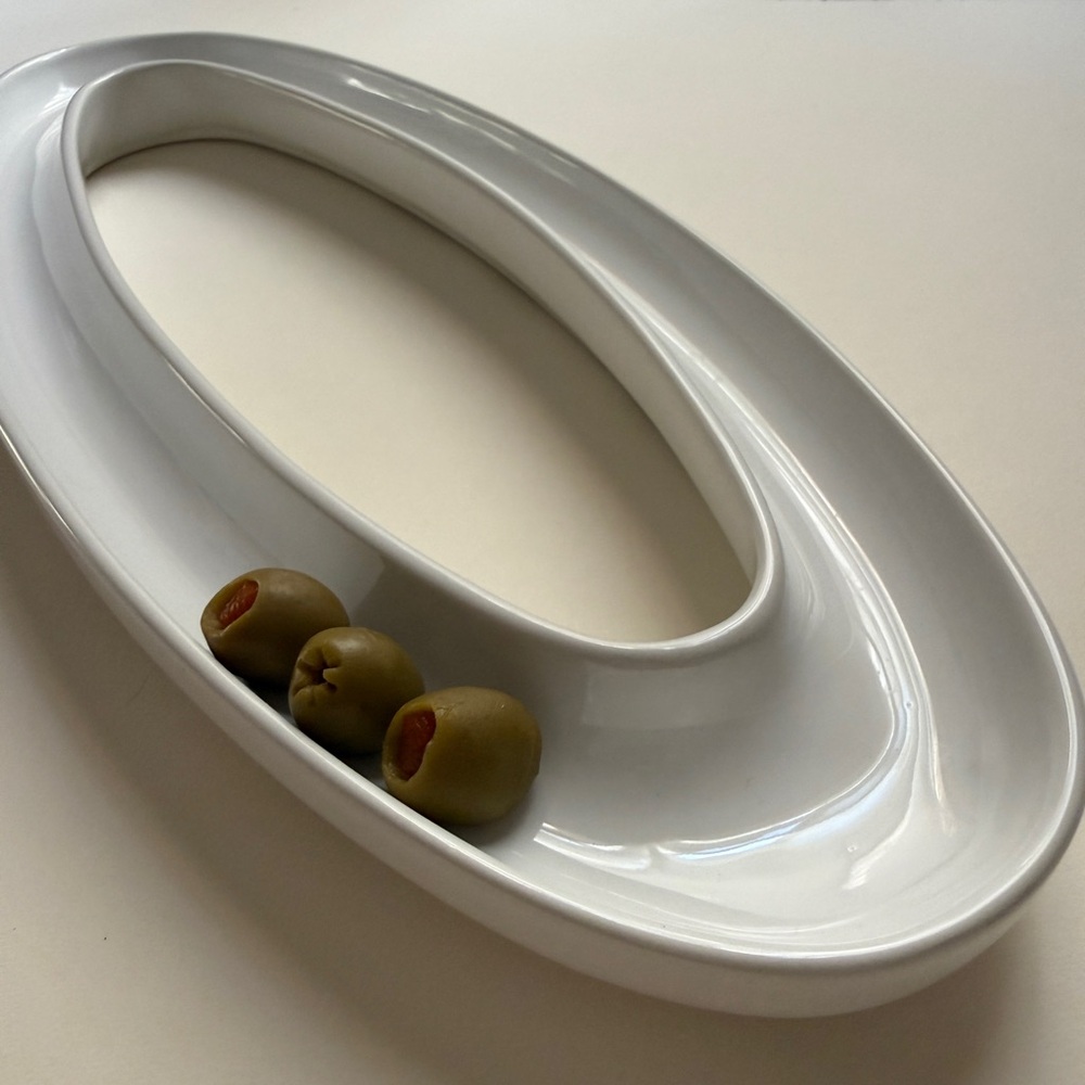 Williams Sonoma Olive serving dish - Picture 10 of 11
